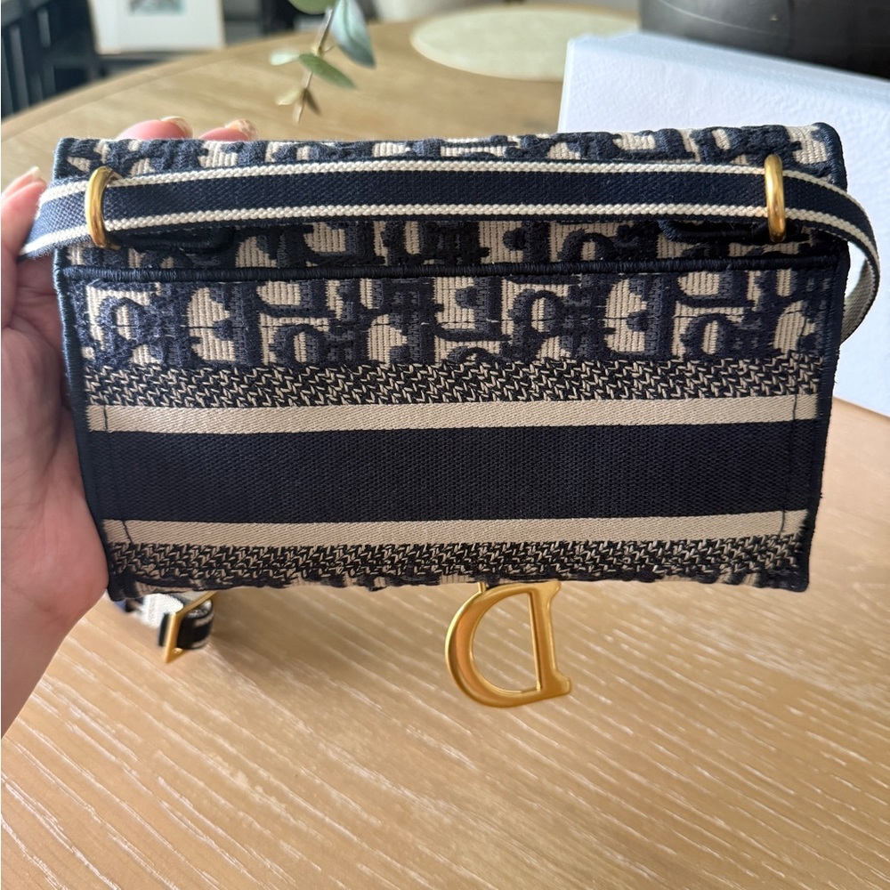Christian Dior Navy and Cream Clutch - Picture 10 of 13